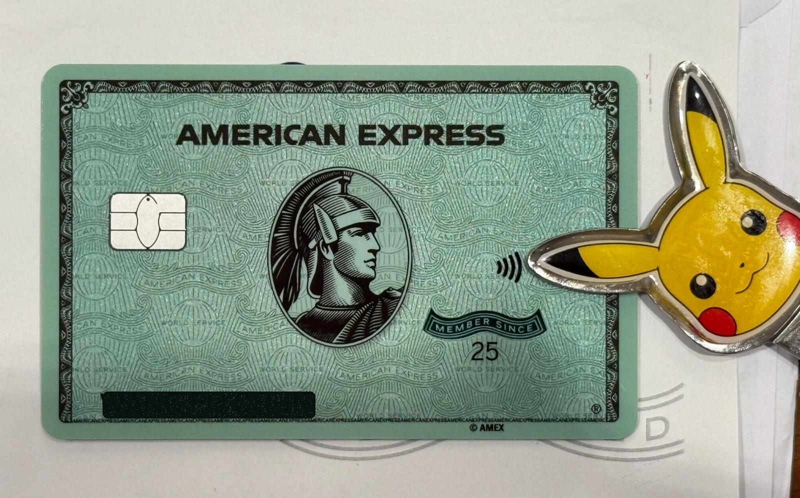 遮去姓名後的 Amex Green 實體卡照片