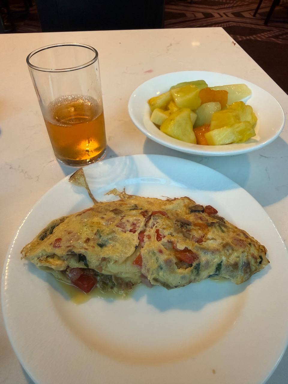 Embassy Suites 早餐現點現做的歐姆蛋與水果